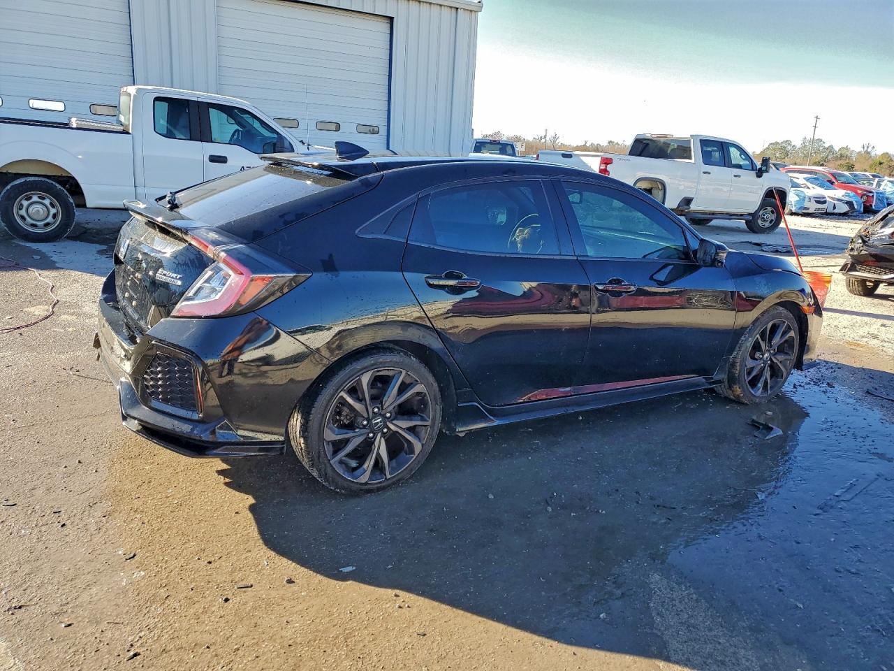 2018 Honda Civic Sport Touring - Фото 3