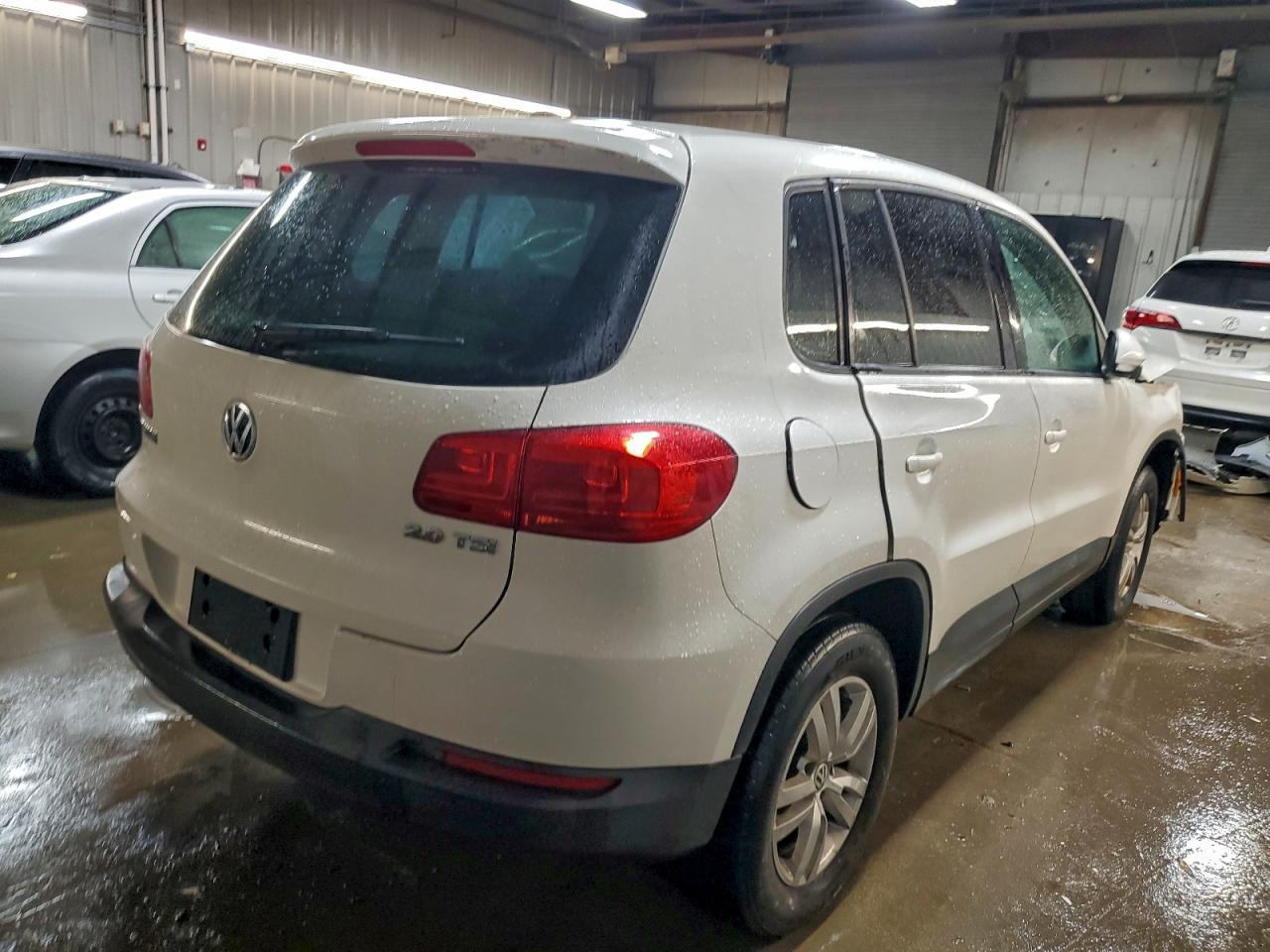 2013 Volkswagen Tiguan S - Image 3