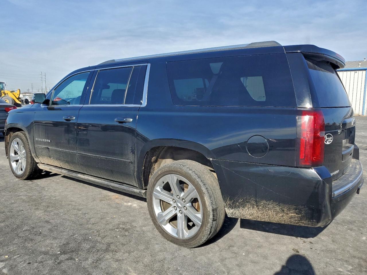 2018 Chevrolet Suburban K1500 Premier - Фото 2