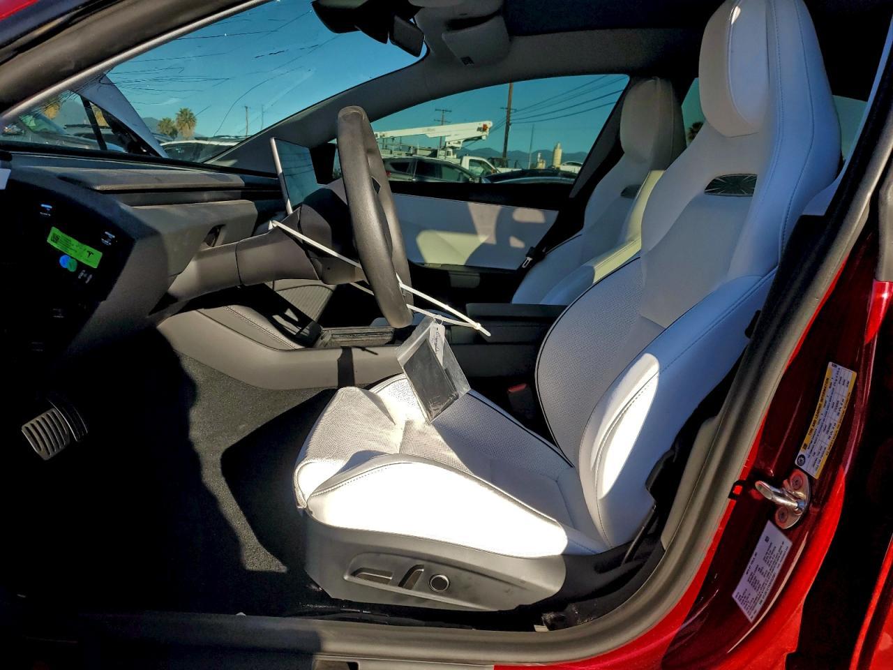 2024 Tesla Model 3 - Фото 7