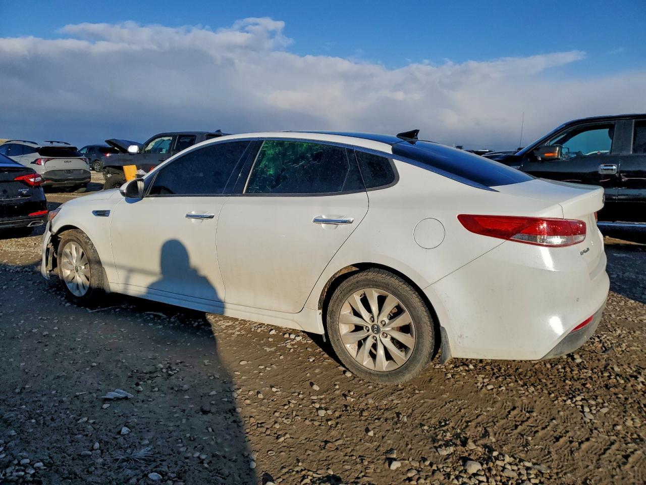 2018 Kia Optima Ex - Image 2