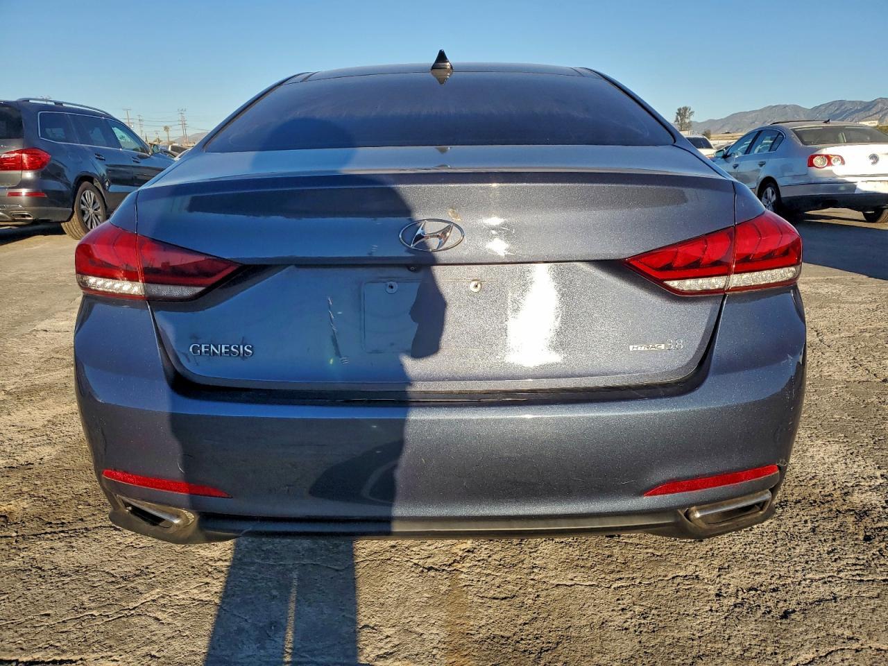 2015 Hyundai Genesis 3.8L - Фото 6