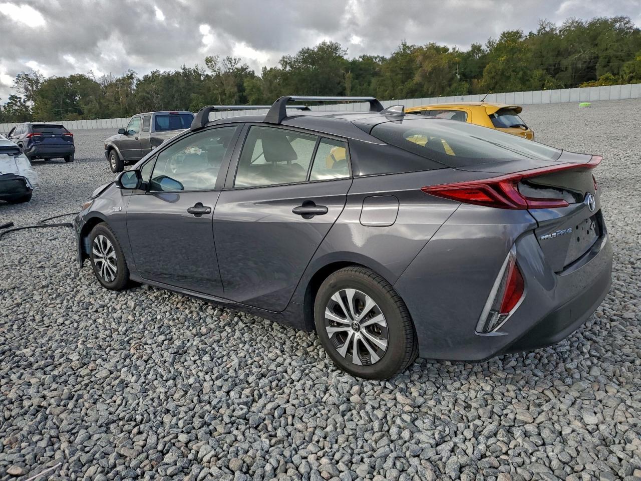 2022 Toyota Prius Prime Le - Image 2