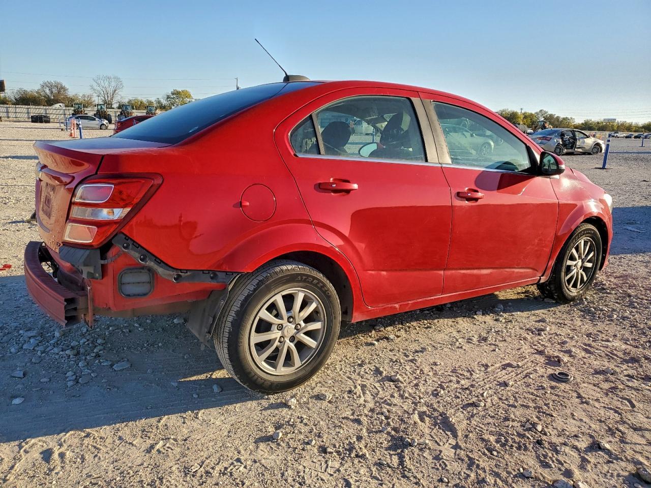 2017 Chevrolet Sonic Lt - Фото 3
