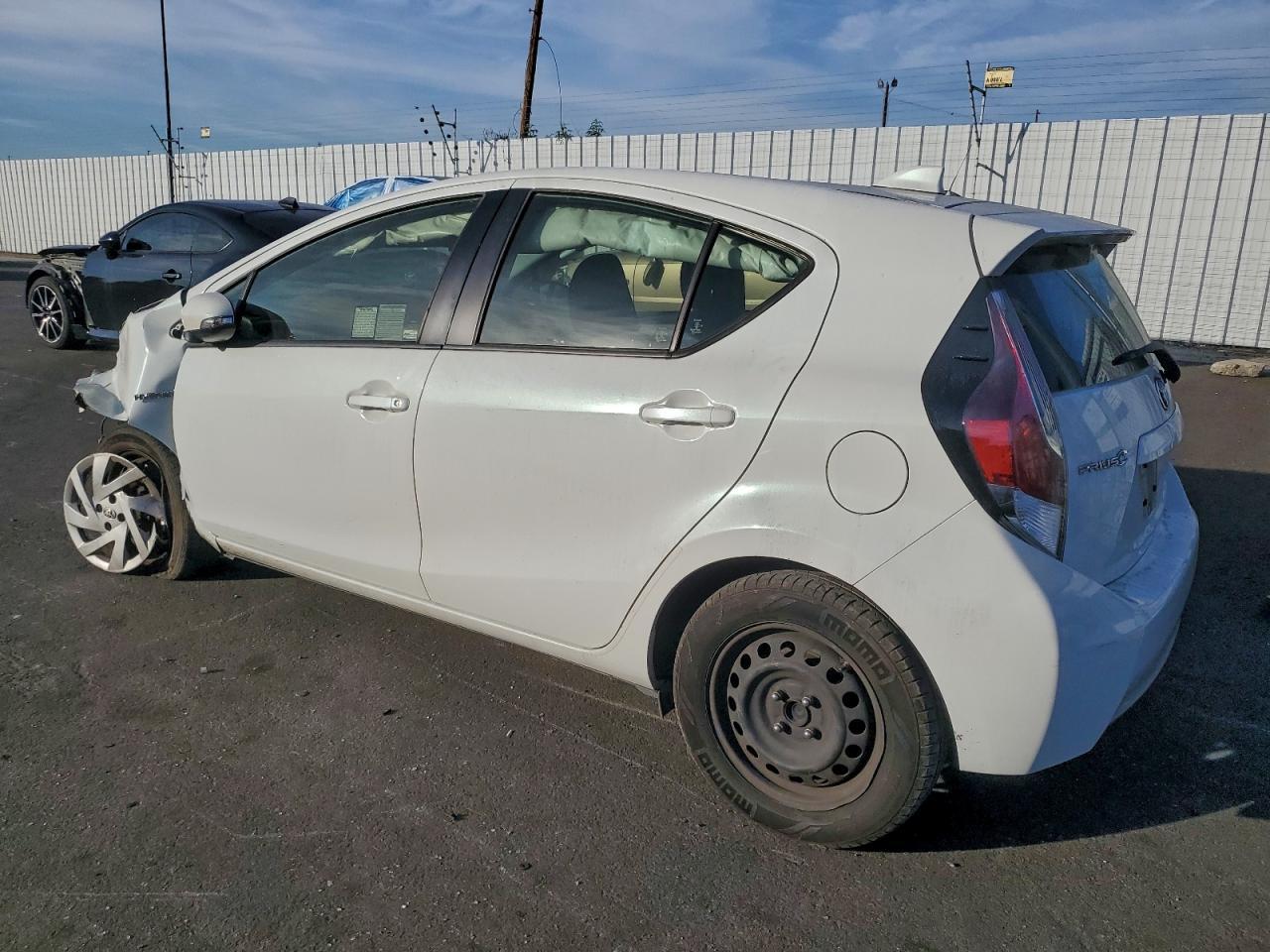 2015 Toyota Prius C Two - Фото 2