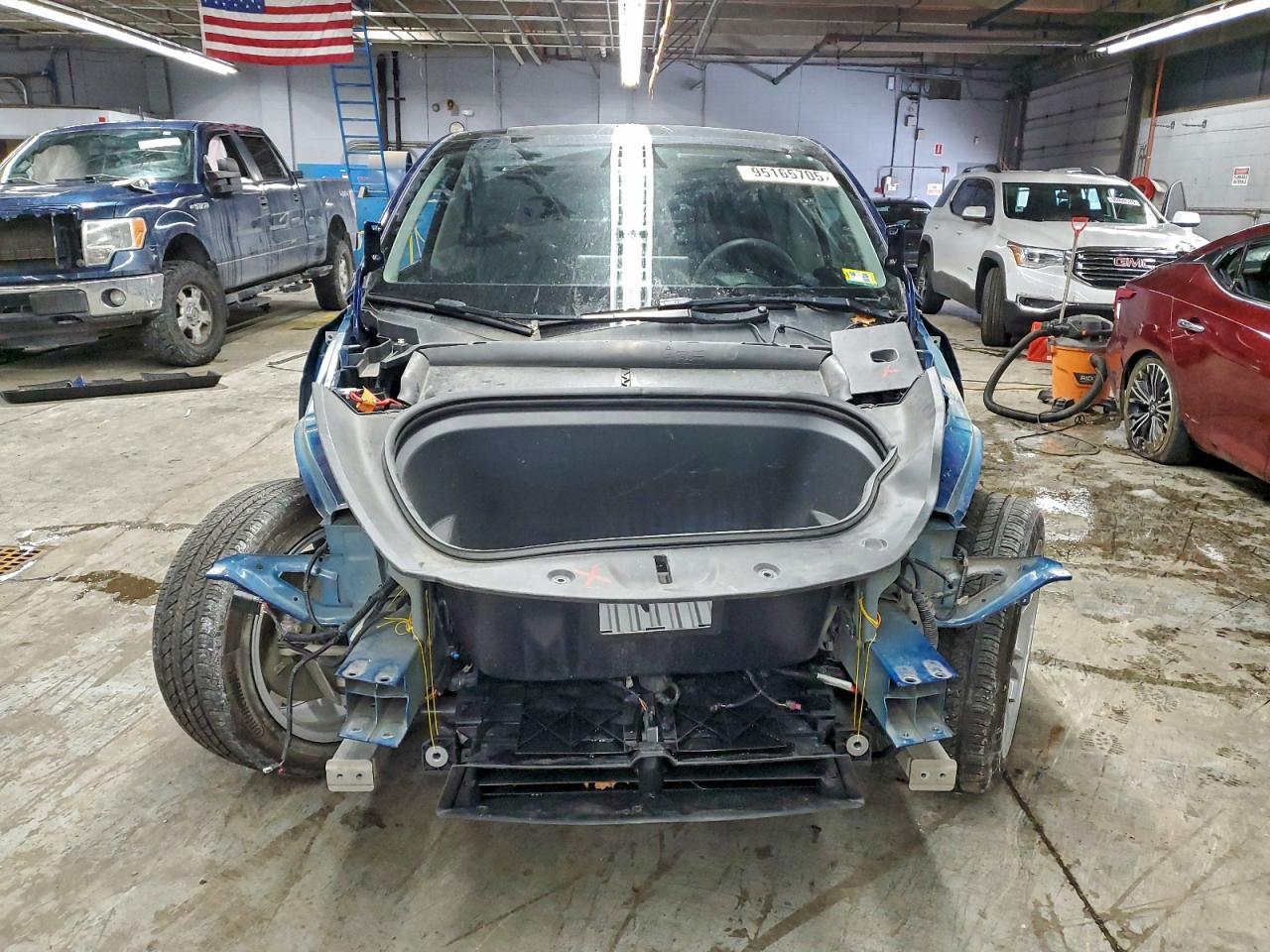 2024 Tesla Model Y - Image 5