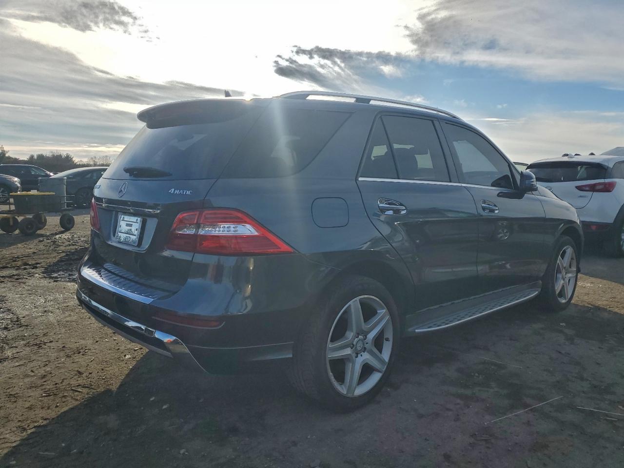 2013 Mercedes-Benz Ml 550 4Matic - Image 3