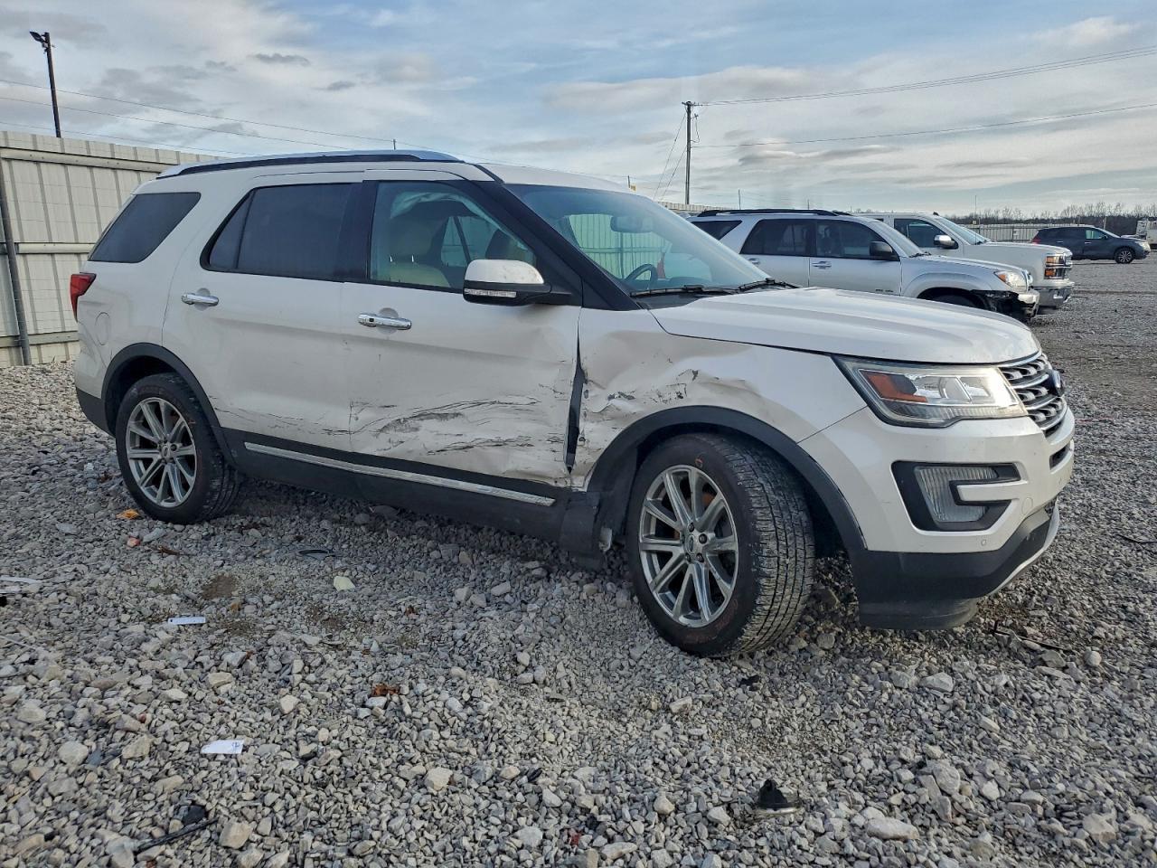 2017 Ford Explorer Limited - Image 4