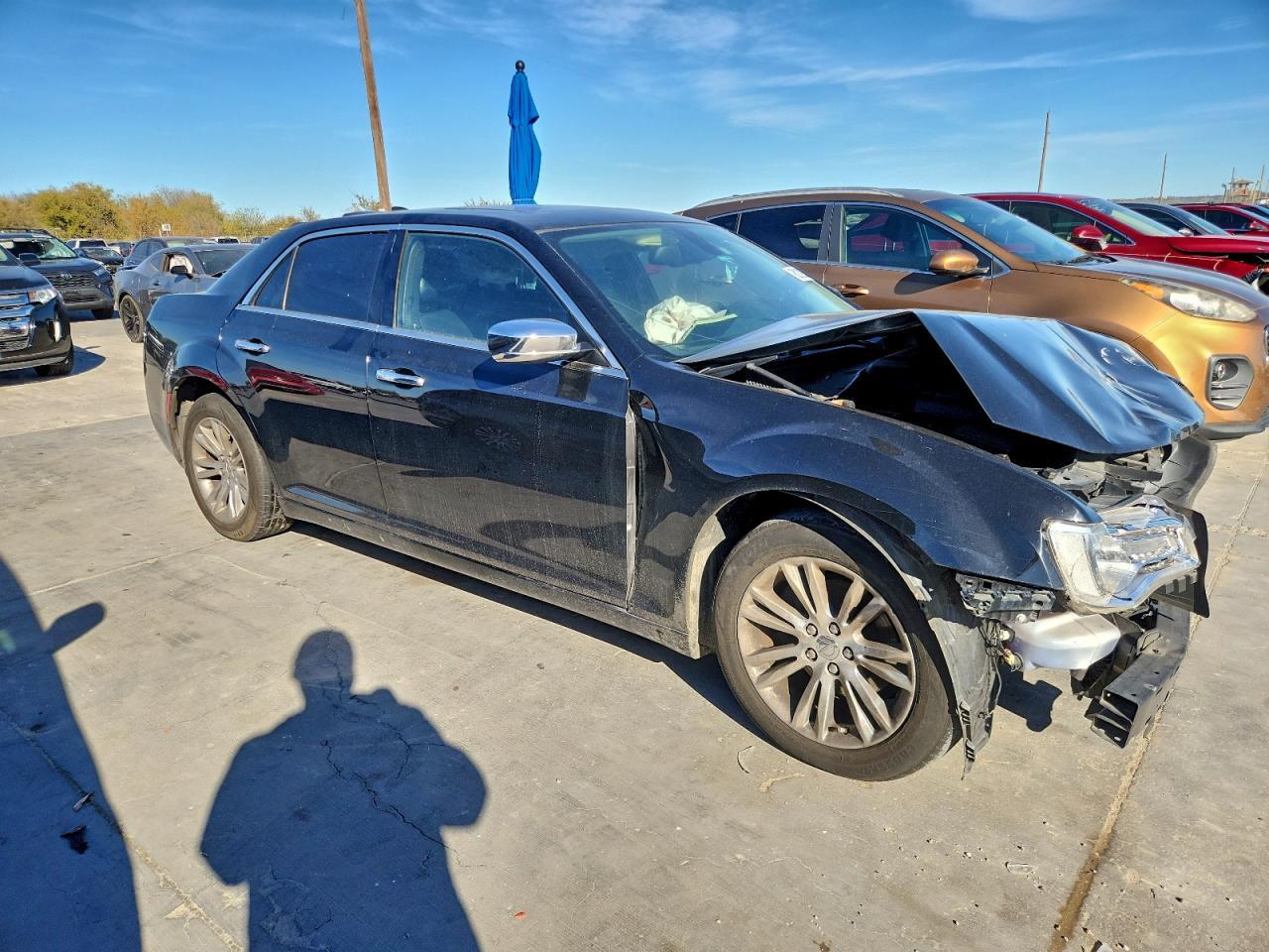 2016 Chrysler 300C - Image 4