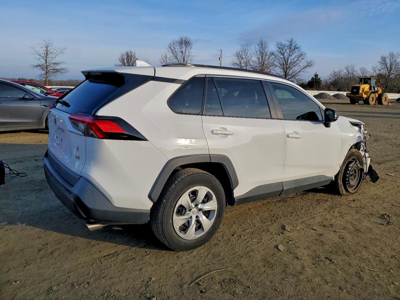 2020 Toyota Rav4 Le - Фото 3