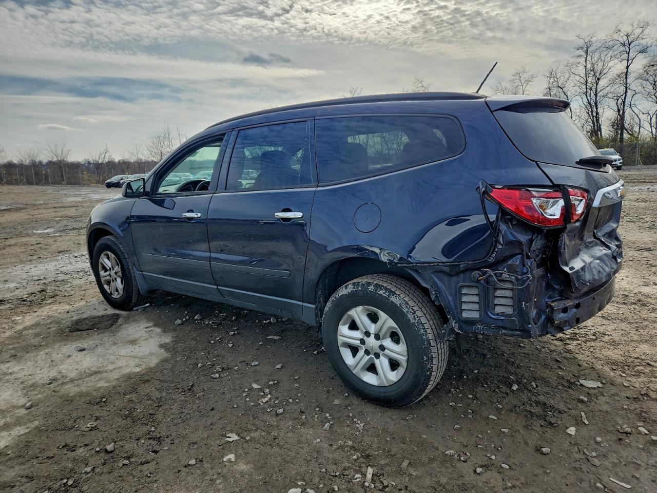 2015 Chevrolet Traverse Ls - Фото 2