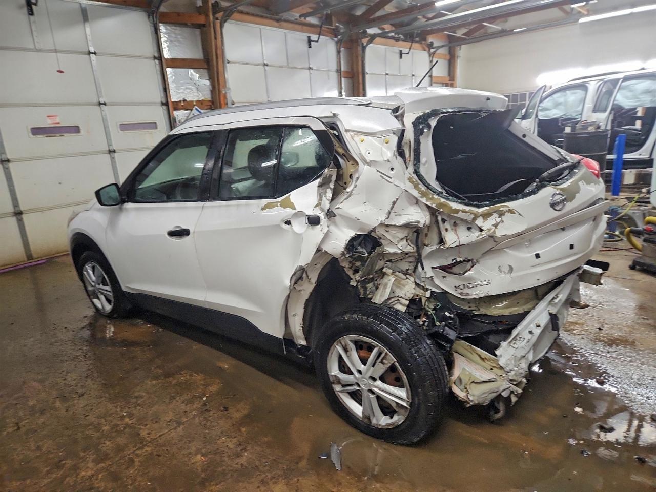 2019 Nissan Kicks S - Image 2