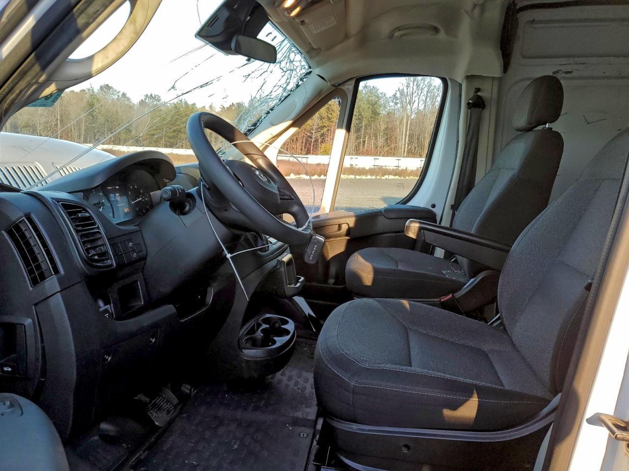 2022 Ram Promaster 2500 Delivery Van - Image 7
