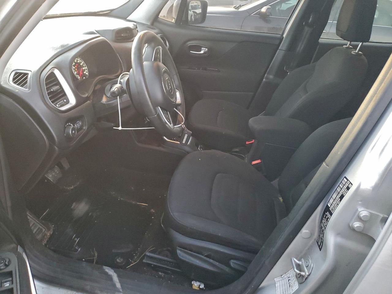 2018 Jeep Renegade Latitude - Image 7