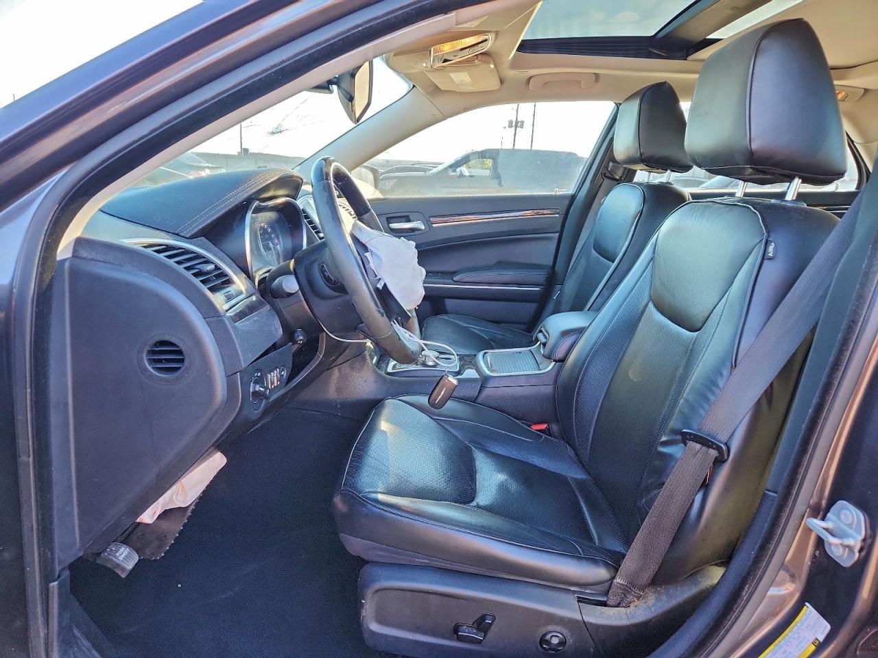 2020 Chrysler 300 Limited - Image 7