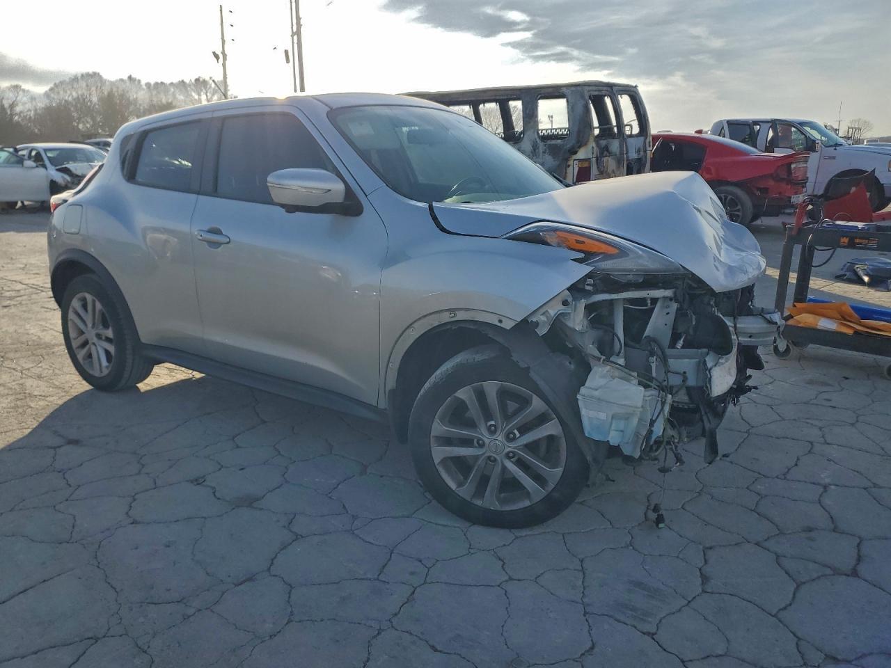 2016 Nissan Juke S - Фото 4