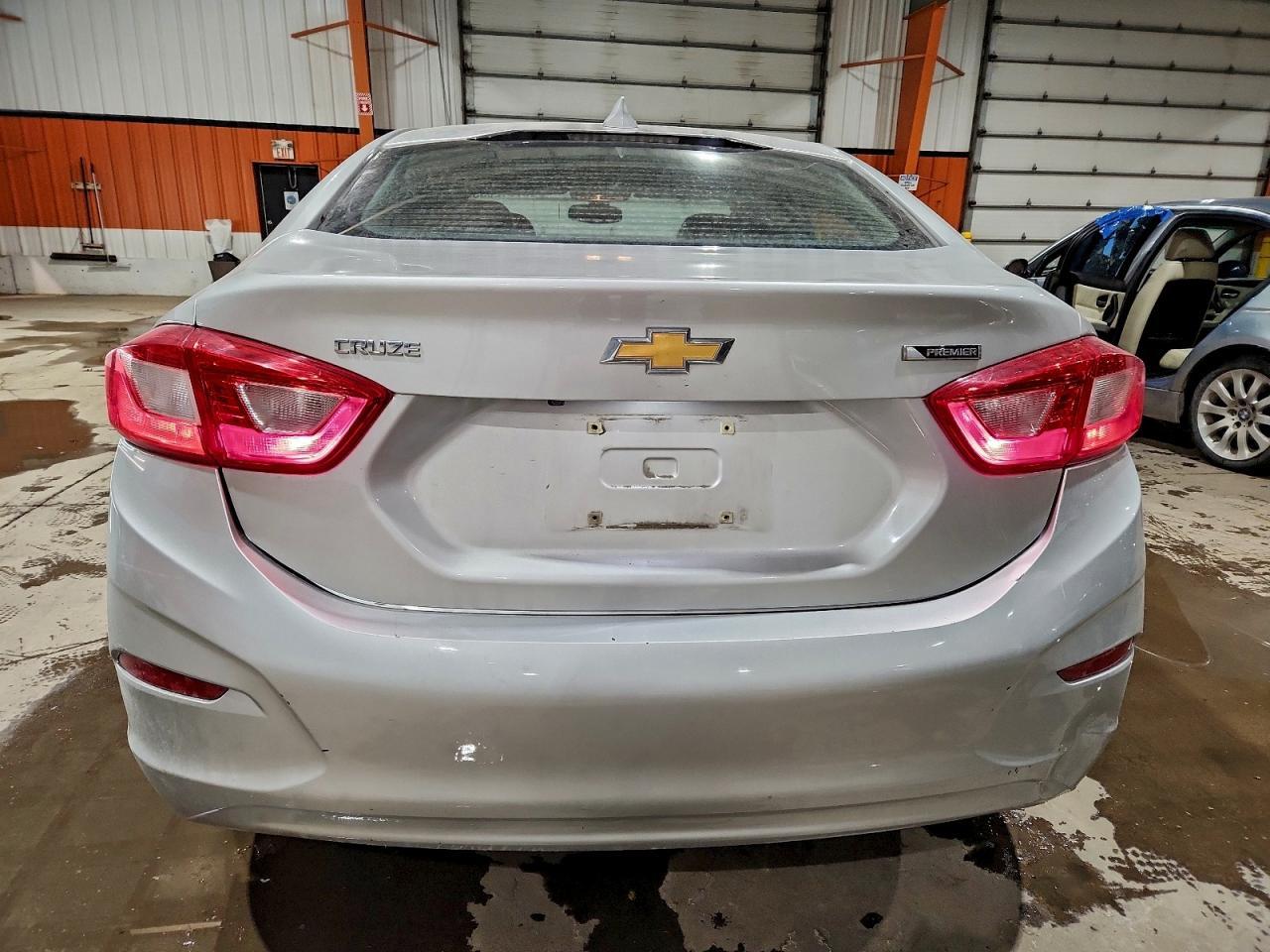 2017 Chevrolet Cruze Premier - Фото 6