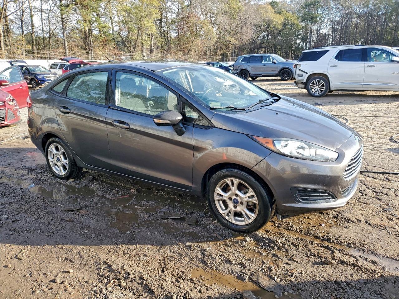 2015 Ford Fiesta Se - Image 4