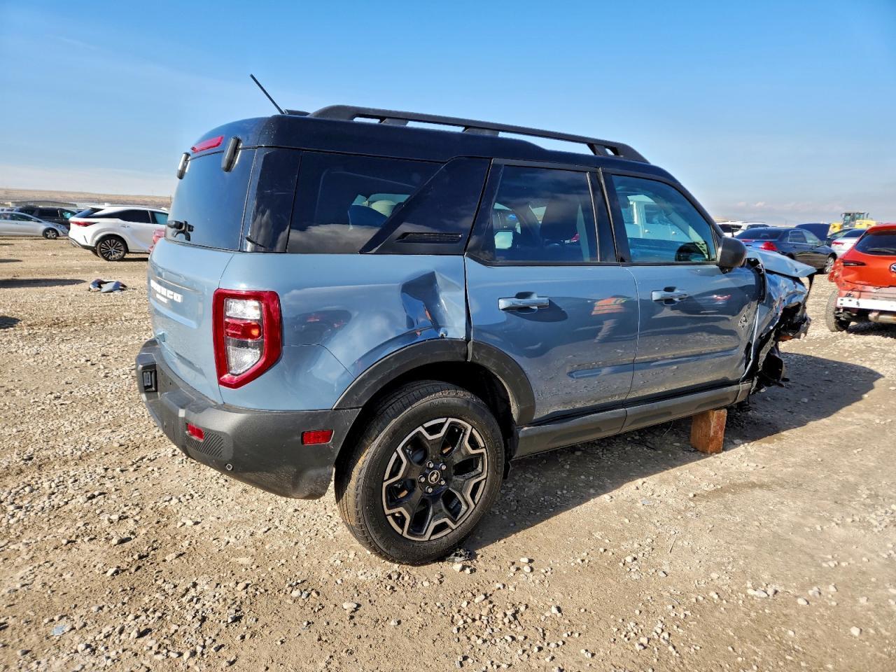2025 Ford Bronco Sport Outer Banks - Фото 3