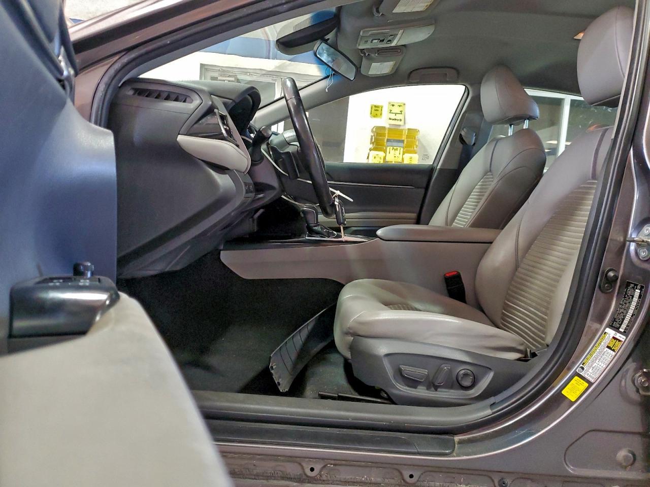 2019 Toyota Camry L - Фото 7
