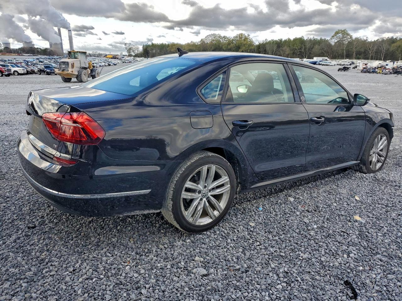 2019 Volkswagen Passat - Фото 3