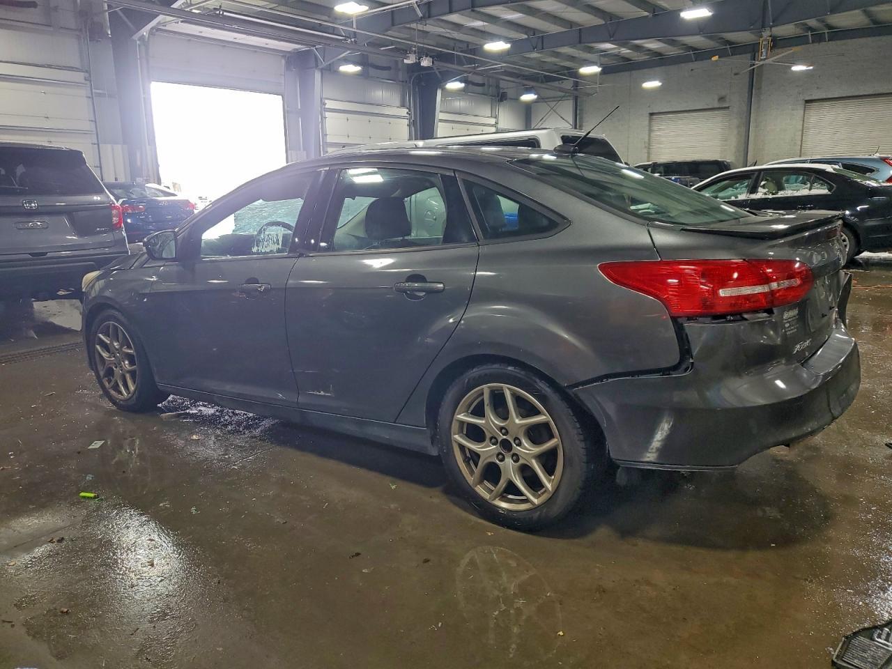 2015 Ford Focus Se - Image 2