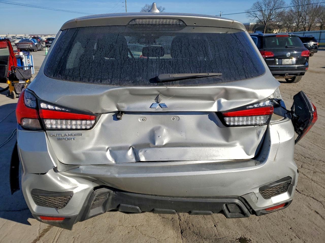 2022 Mitsubishi Outlander Sport Es - Image 6