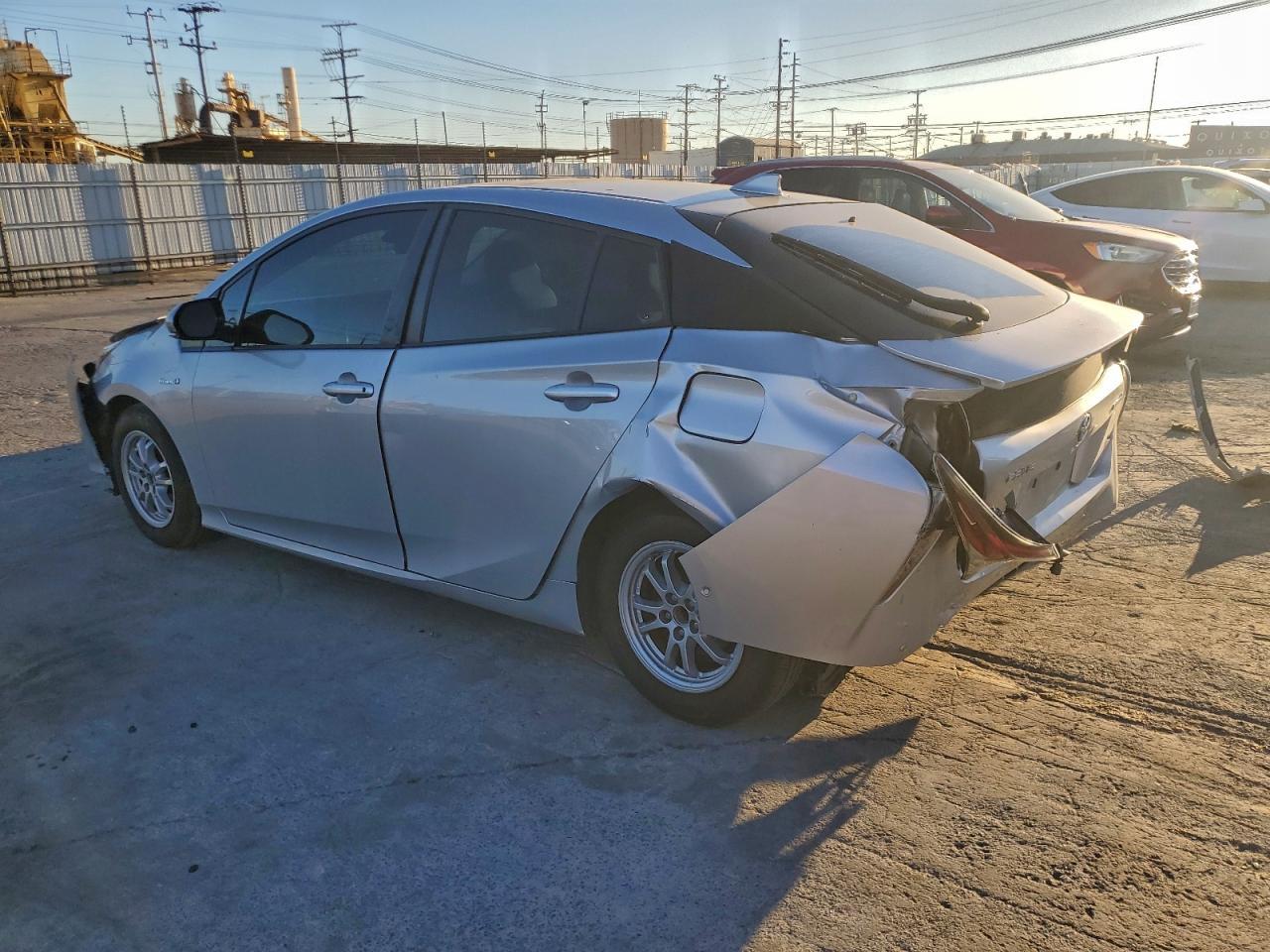 2017 Toyota Prius - Фото 2