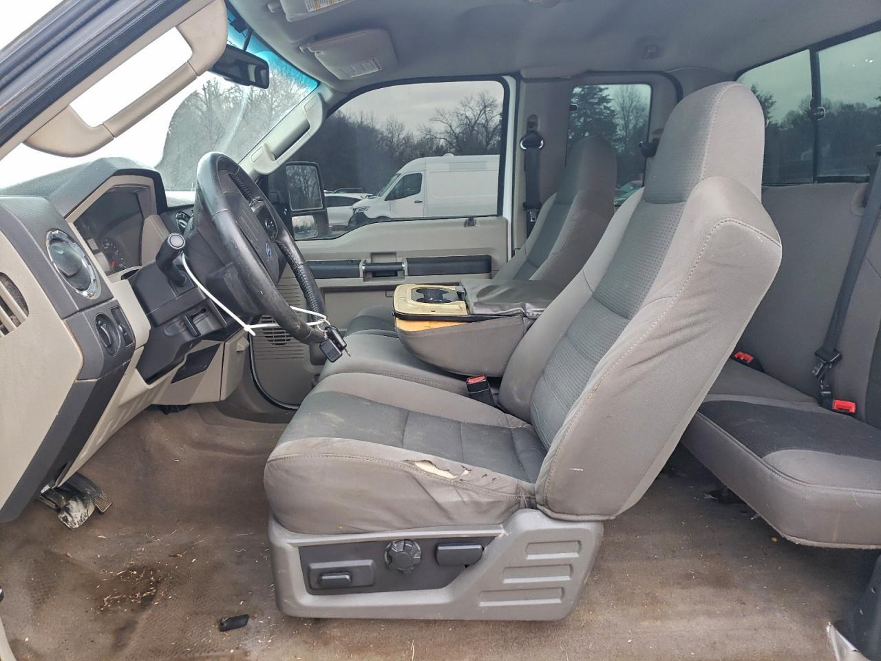 2010 Ford F250 Super Duty - Image 7