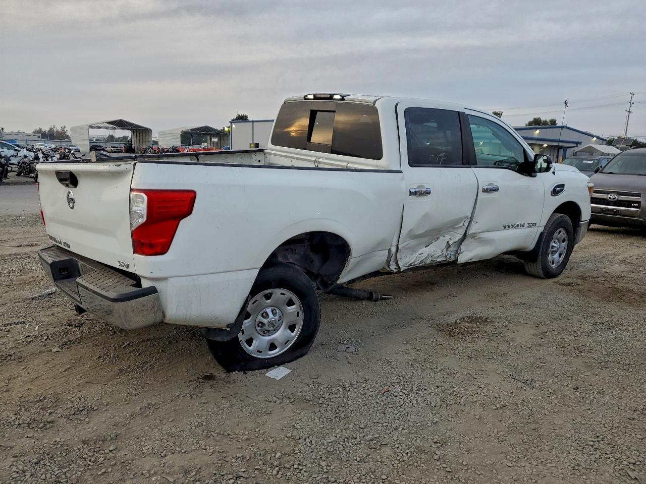 2018 Nissan Titan Xd S - Фото 3