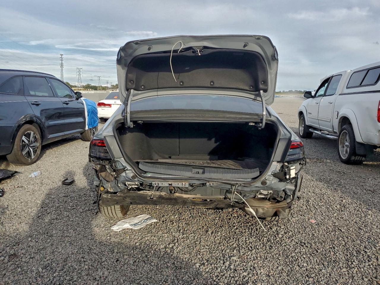 2025 Honda Accord Touring Hybrid - Image 6