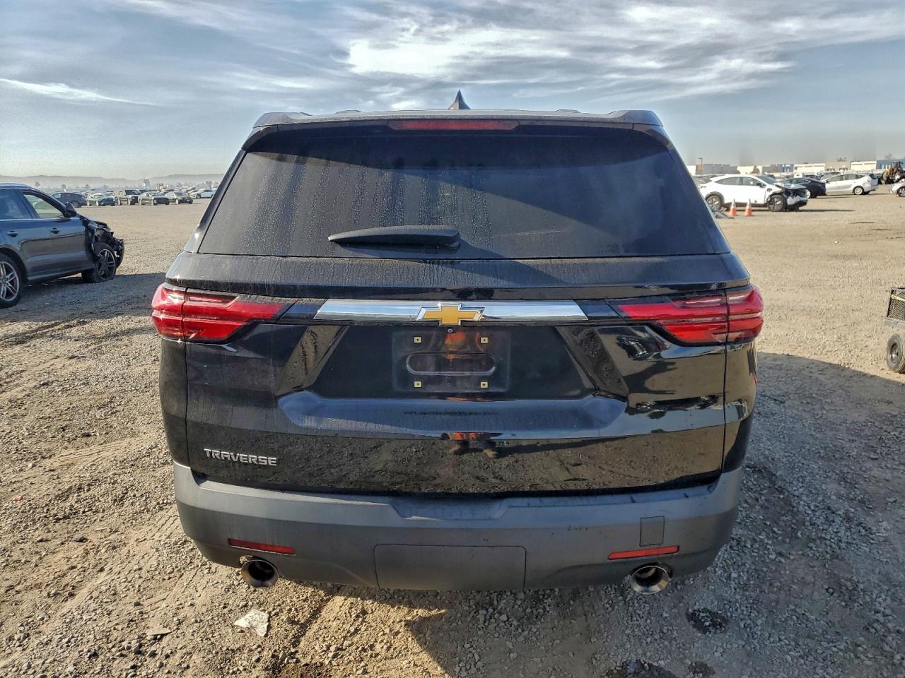 2022 Chevrolet Traverse Ls - Фото 6