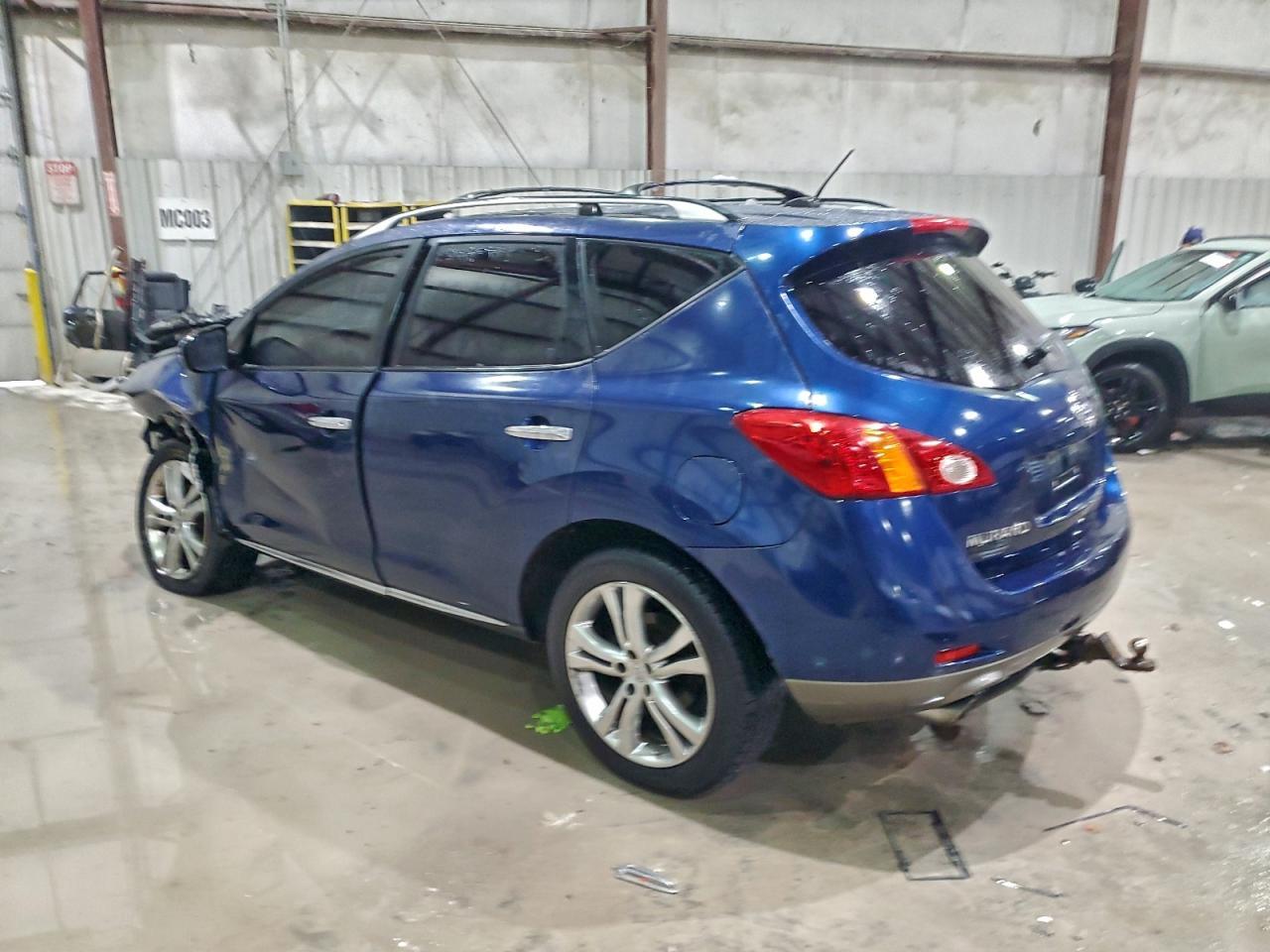 2010 Nissan Murano S - Фото 2