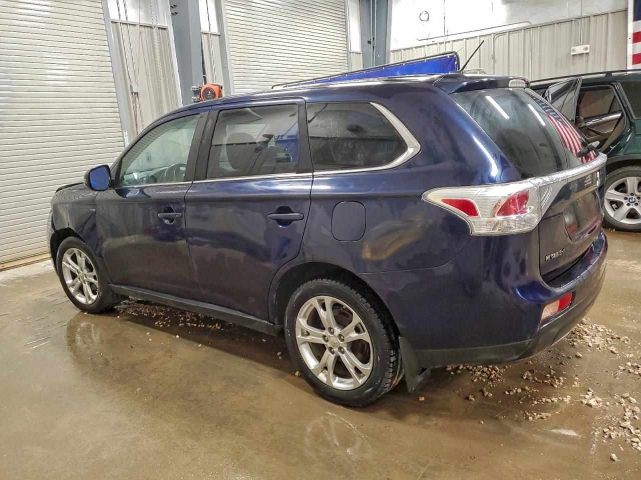 2014 Mitsubishi Outlander Gt - Image 2