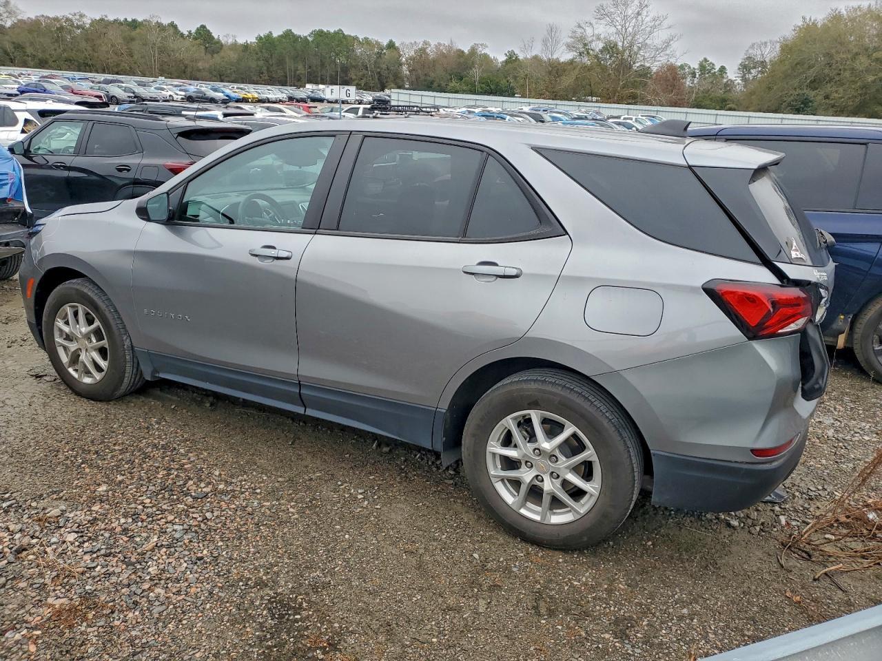 2023 Chevrolet Equinox Ls - Фото 2