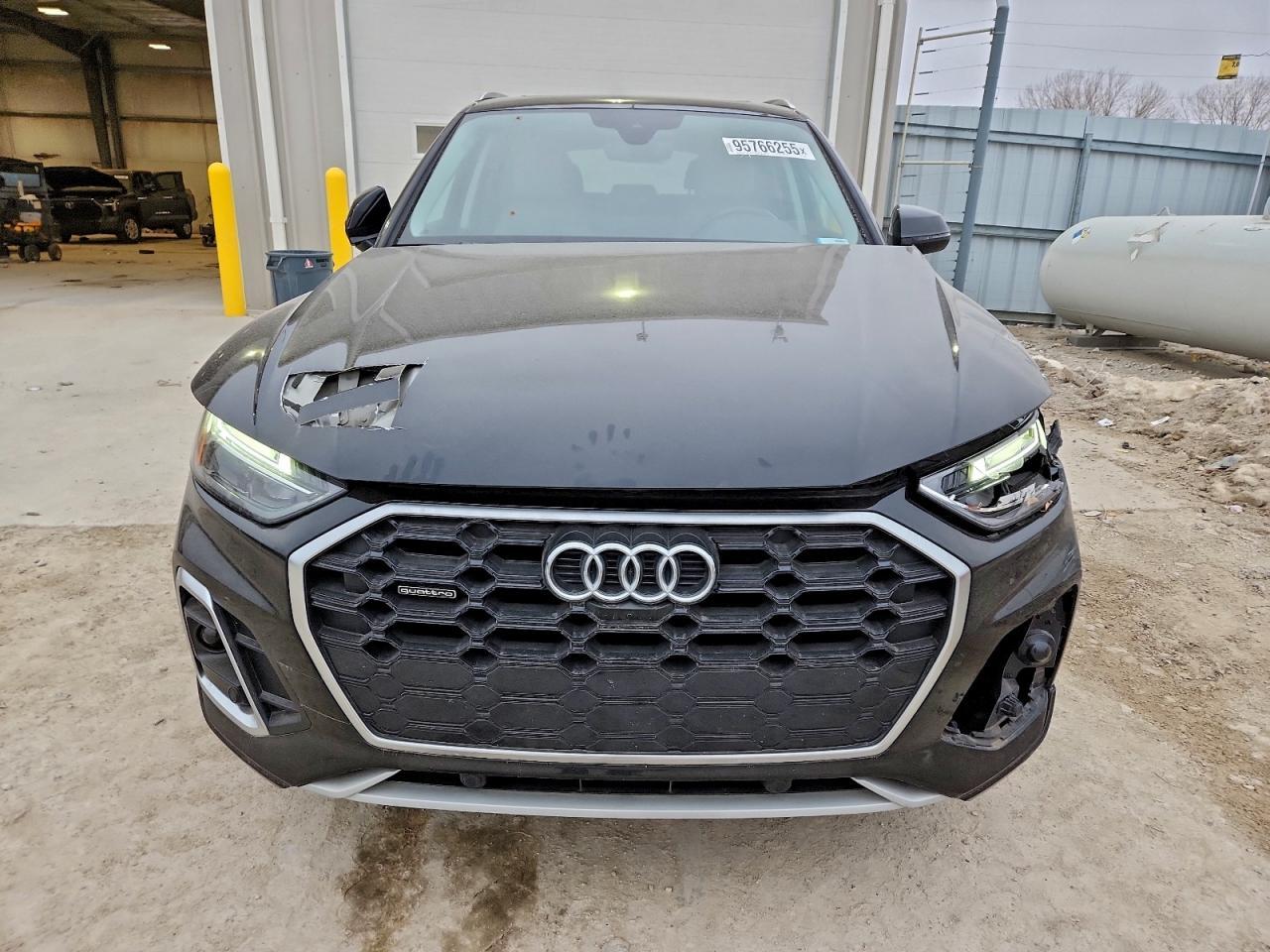 2022 Audi Q5 Premium Plus 45 - Image 5