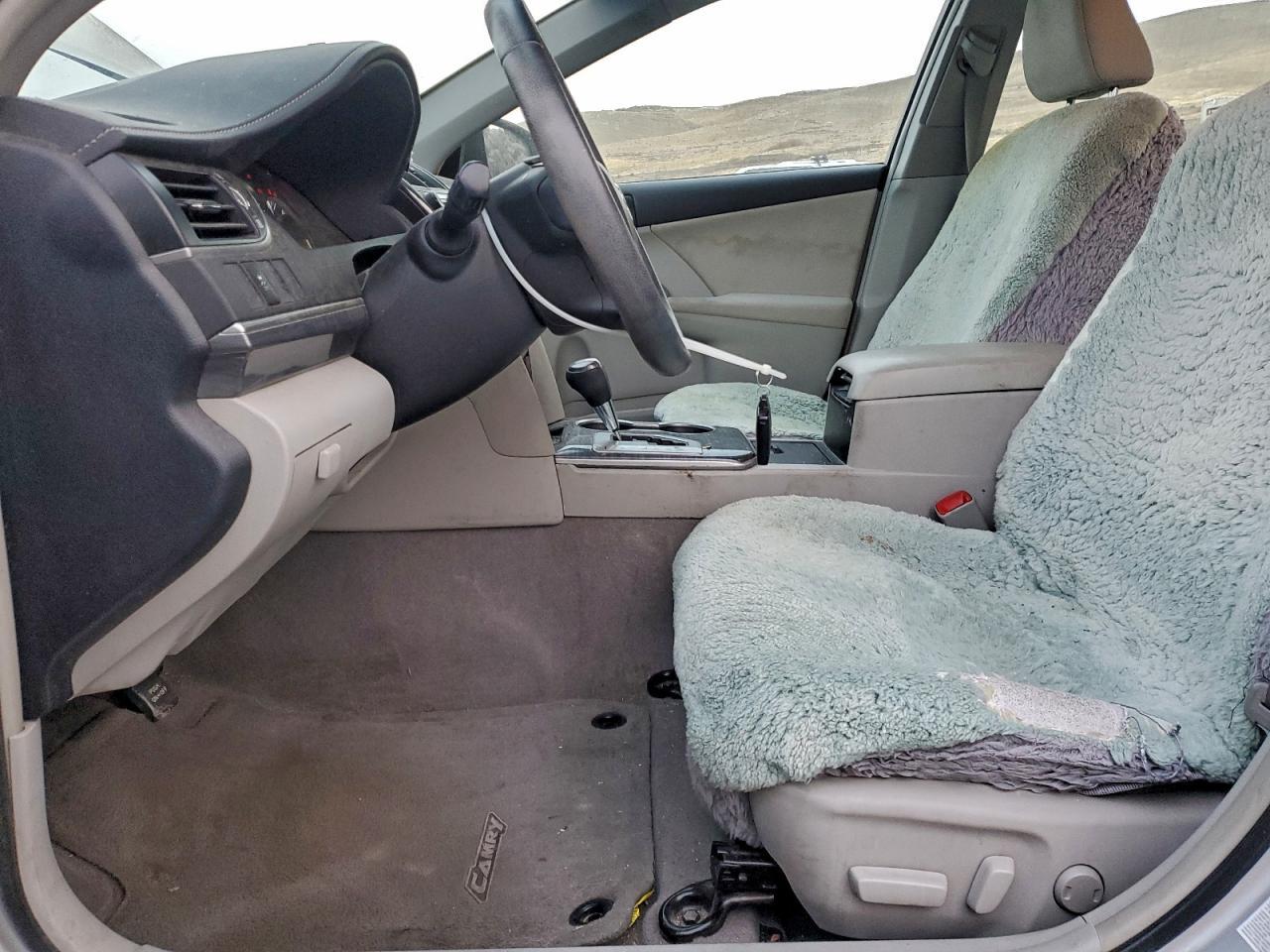 2012 Toyota Camry Hybrid Xle - Image 7
