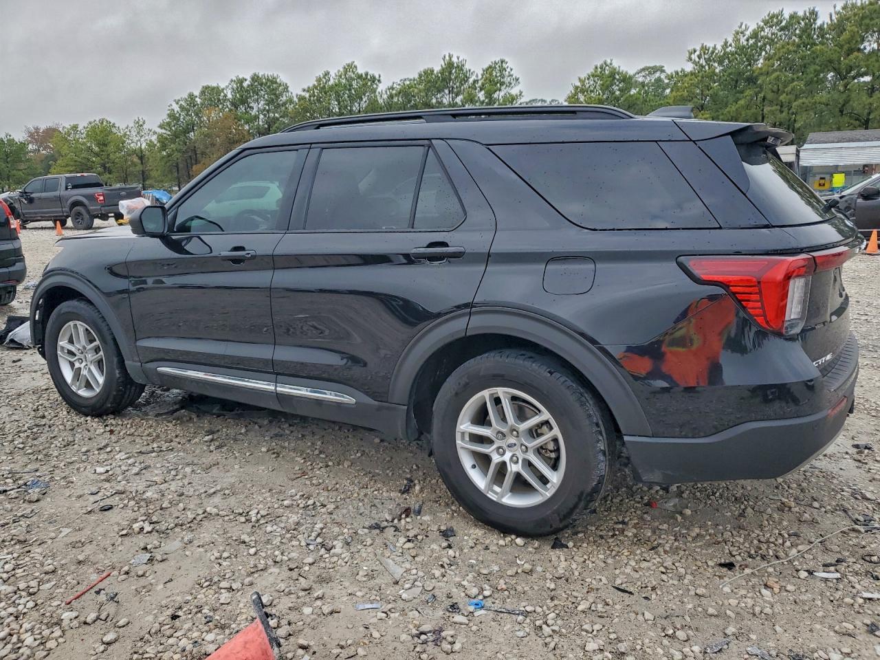 2025 Ford Explorer Active - Фото 2