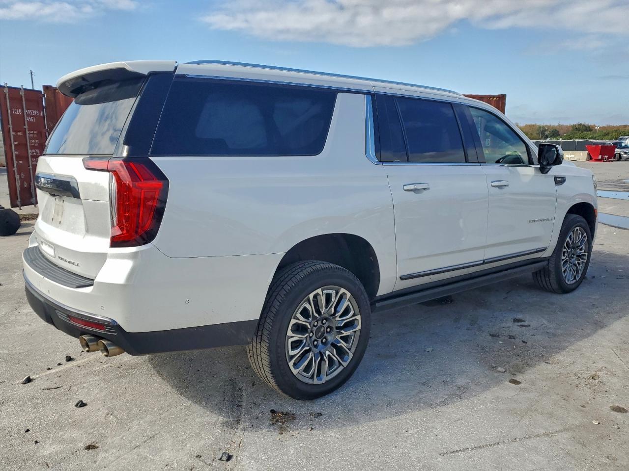 2023 GMC Yukon Xl Denali Ultimate - Фото 3