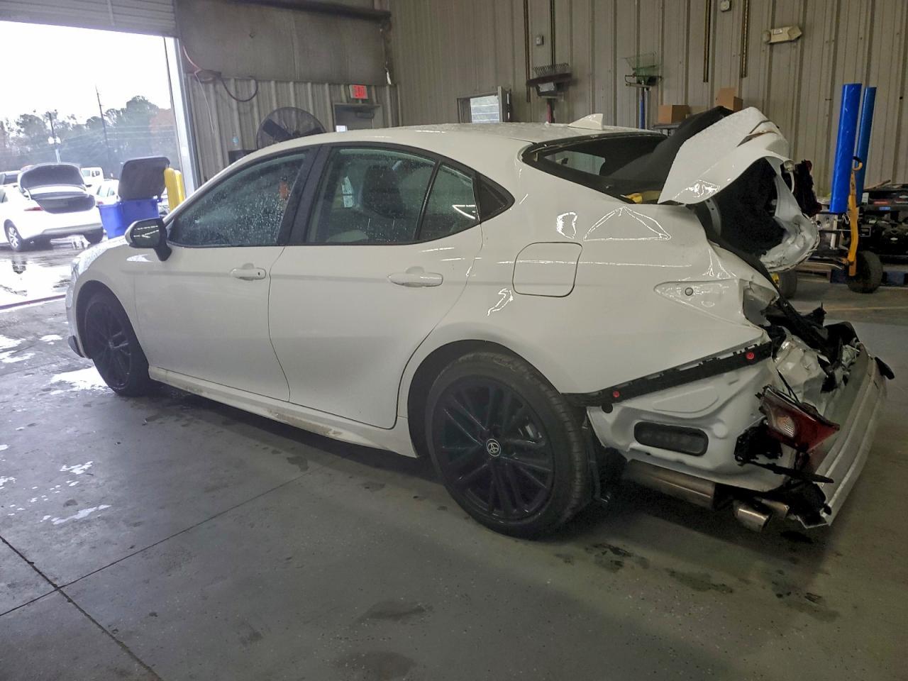 2025 Toyota Camry Se - Image 2