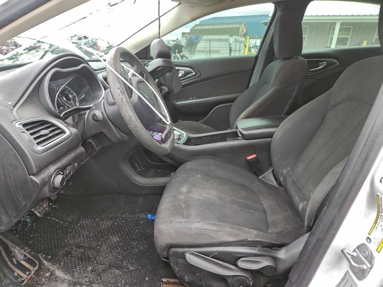 2015 Chrysler 200 Limited - Image 7