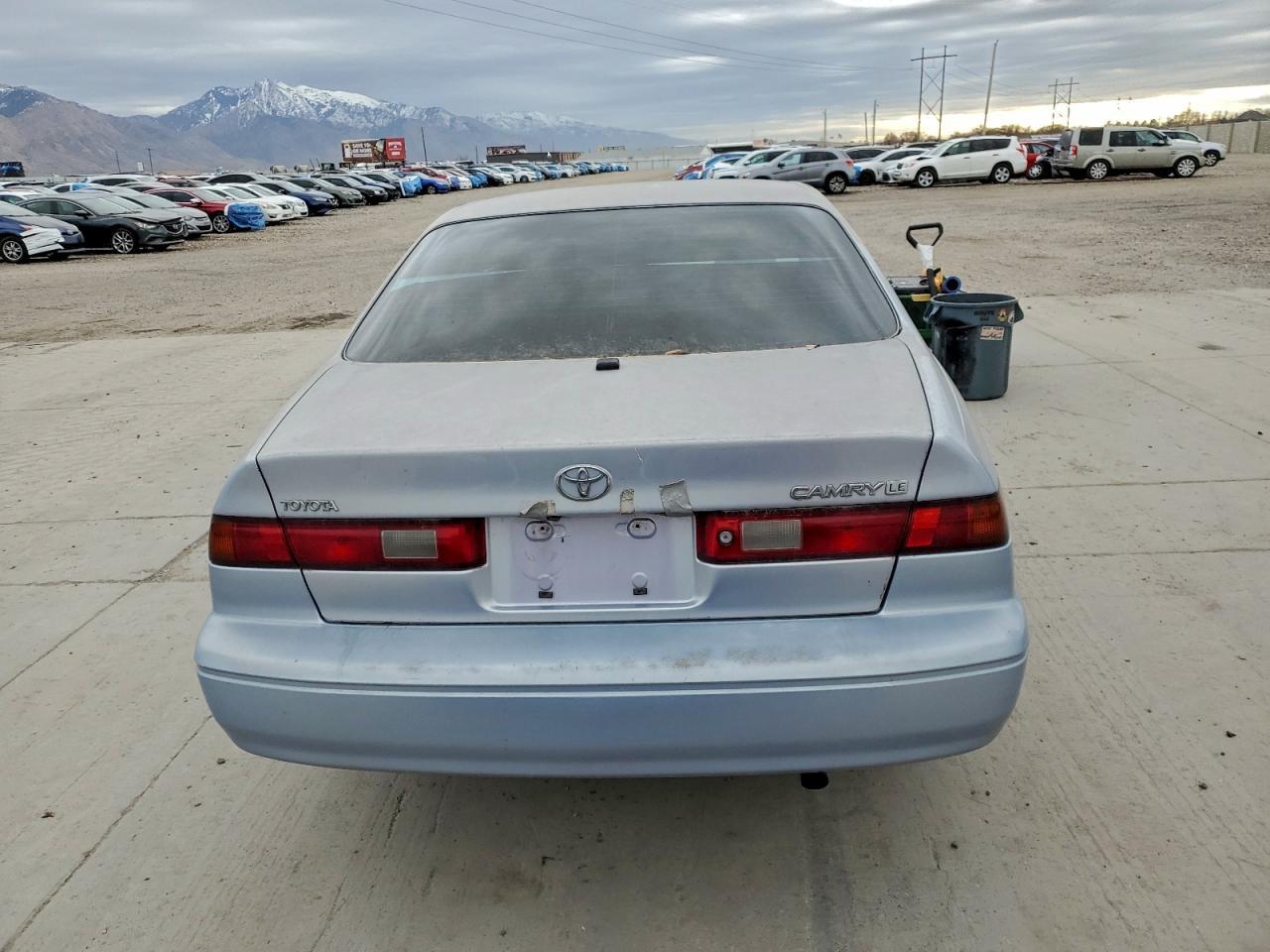 1998 Toyota Camry Ce - Фото 6