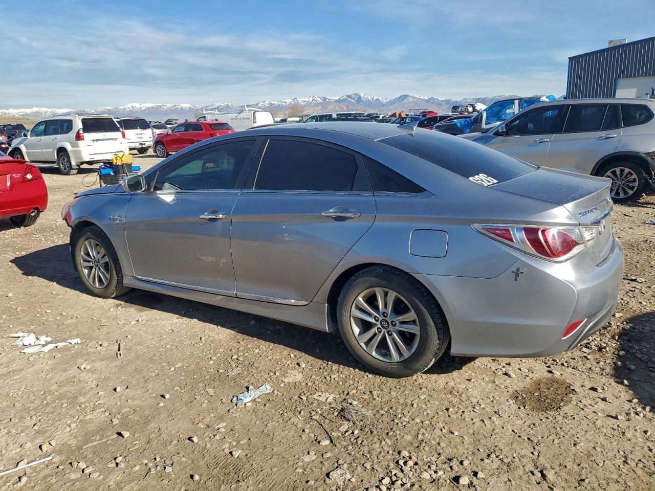 2015 Hyundai Sonata Hybrid - Image 2