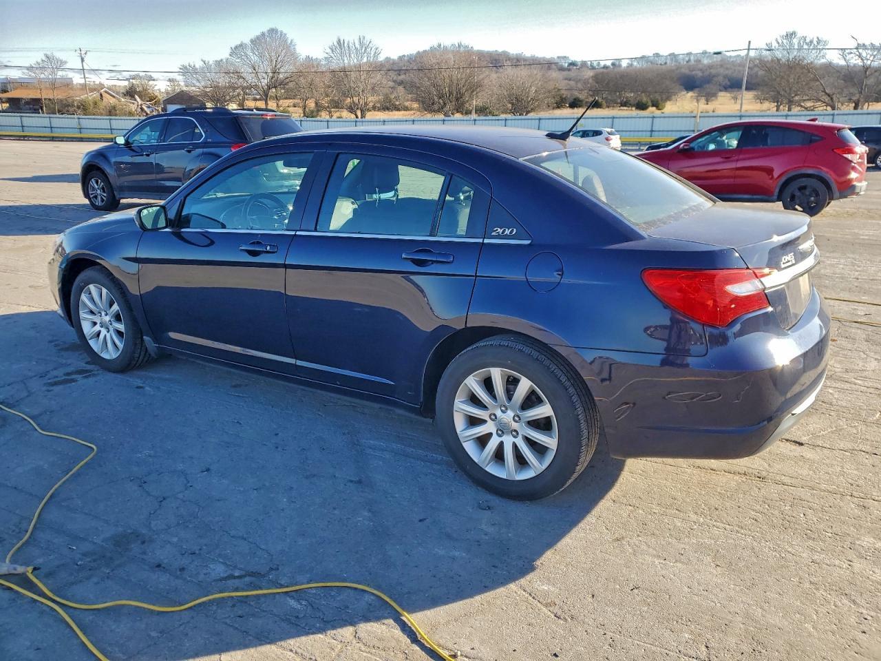 2014 Chrysler 200 Touring - Фото 2