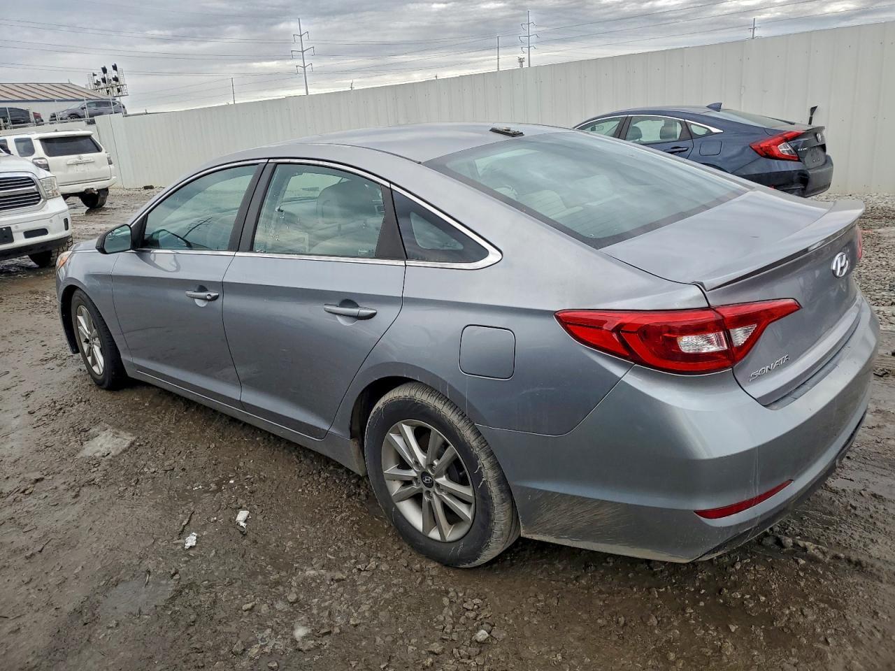 2016 Hyundai Sonata Se - Image 2