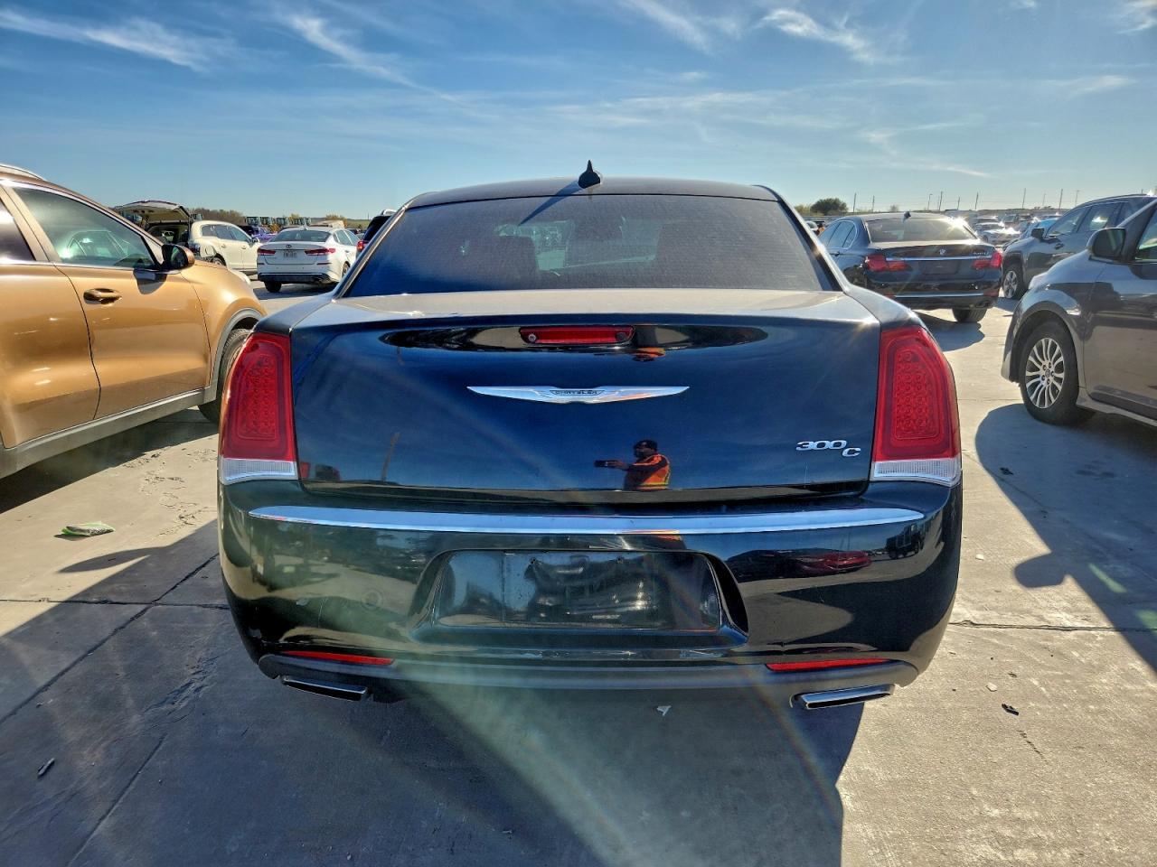 2016 Chrysler 300C - Image 6
