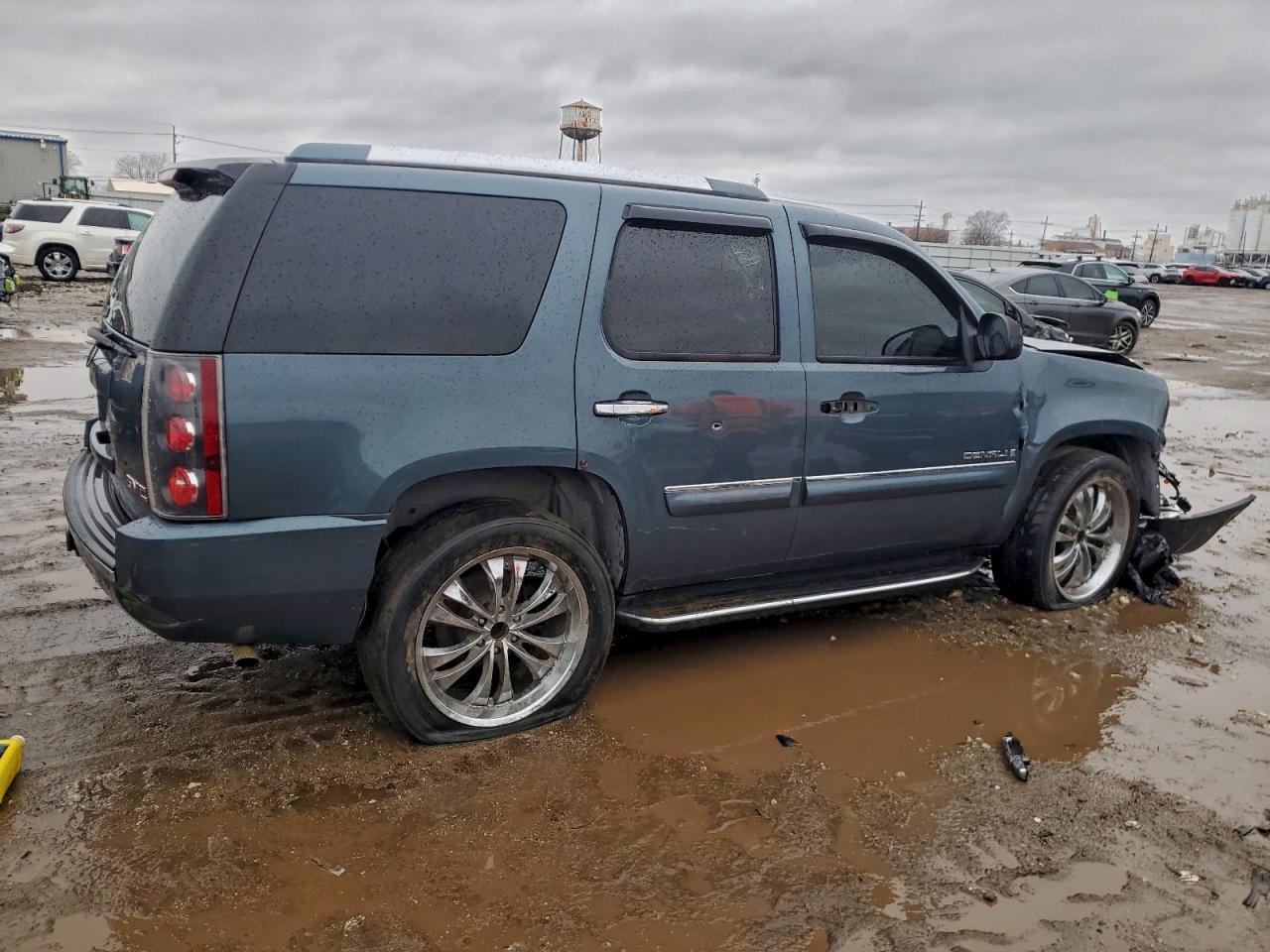 2007 GMC Yukon Denali - Image 3