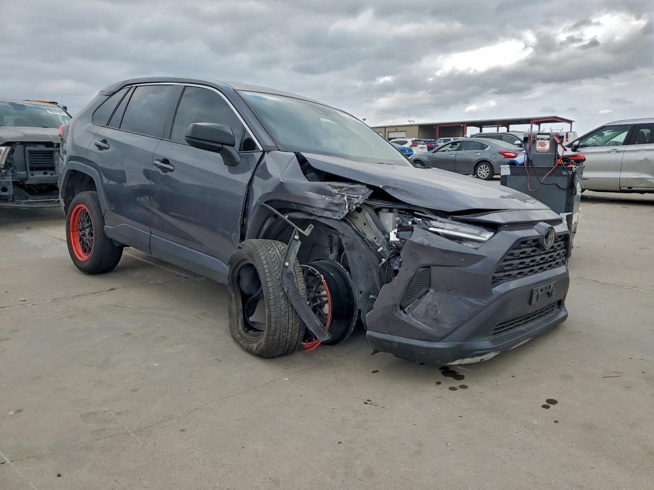 2023 Toyota Rav4 Le - Image 4