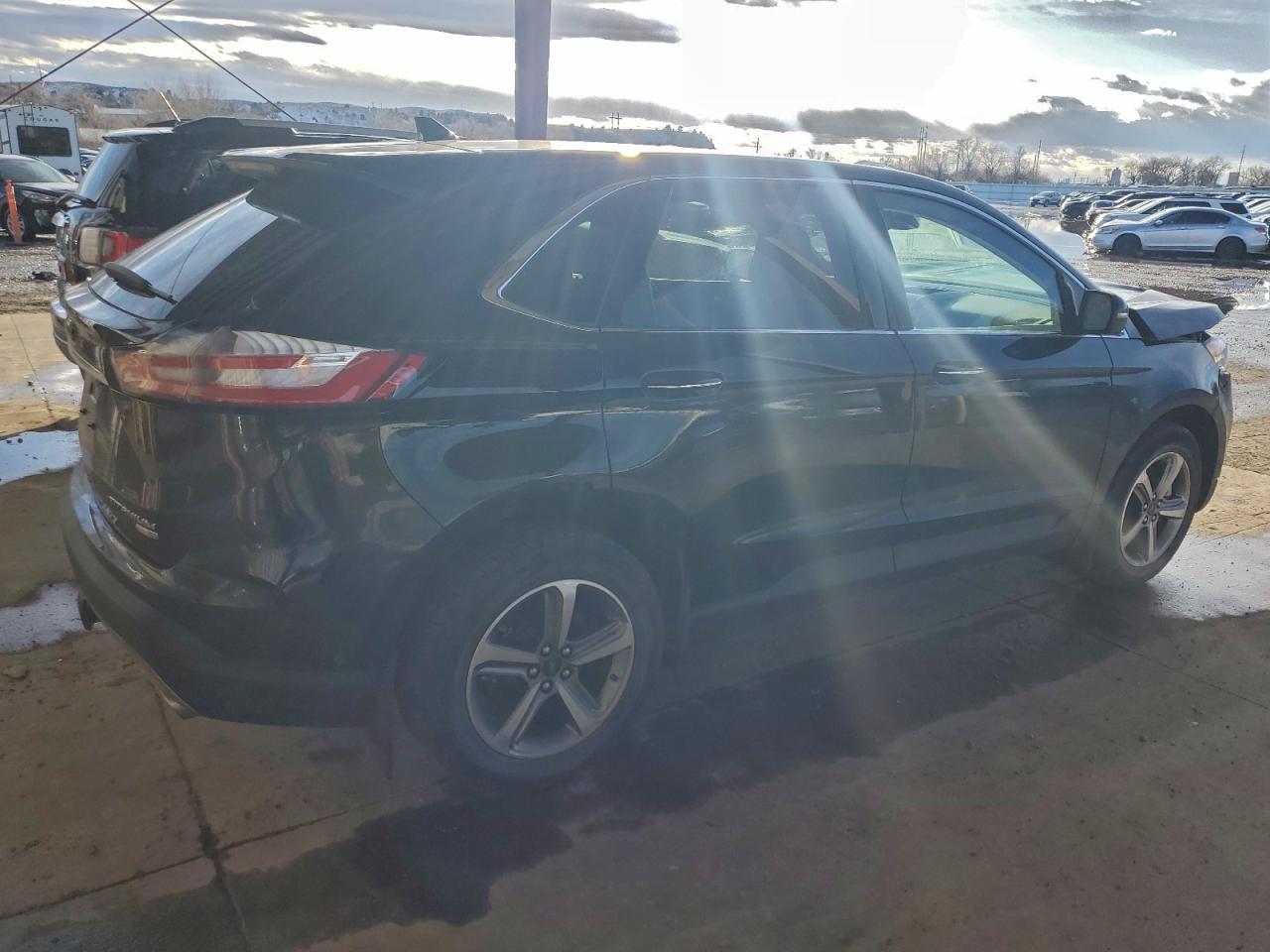 2020 Ford Edge Titanium - Фото 3