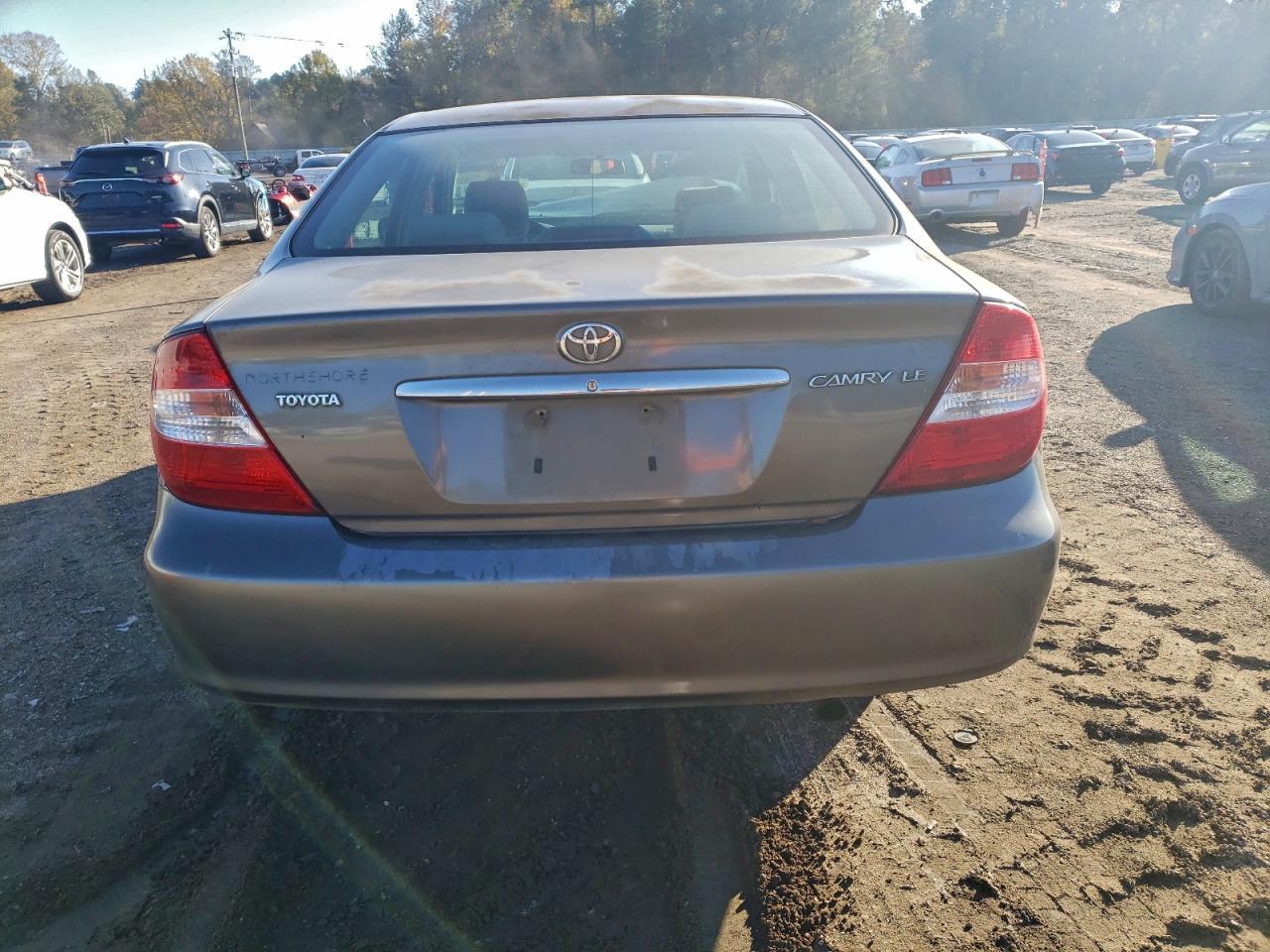 2004 Toyota Camry Le - Image 6